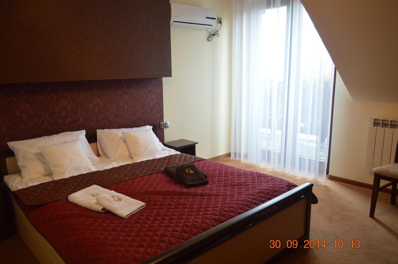 Zajazd Zlota Podkowa Wrocki Kamer foto