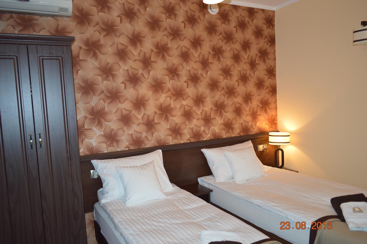 Zajazd Zlota Podkowa Wrocki Kamer foto